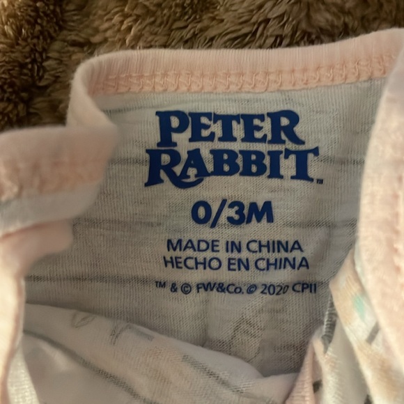 Peter rabbit onesie - Picture 3 of 3